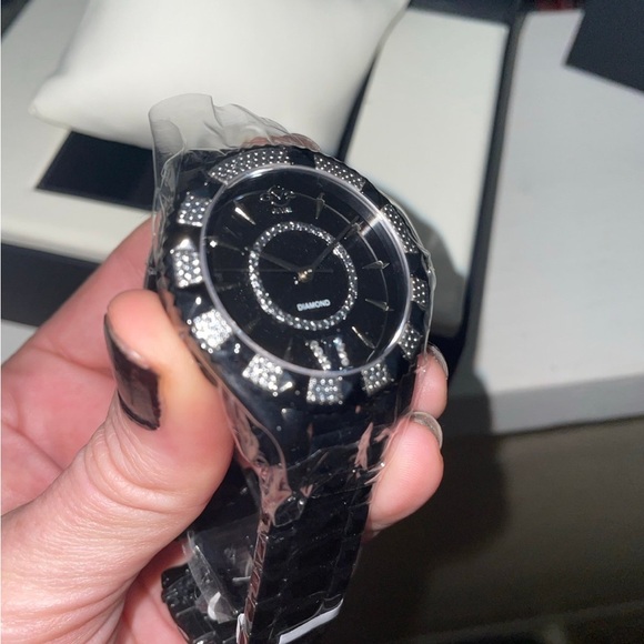 NEW $3,000 retail NIB Black Diamond Watch LOOK
Women’s GV2 Venice - Picture 3 of 11